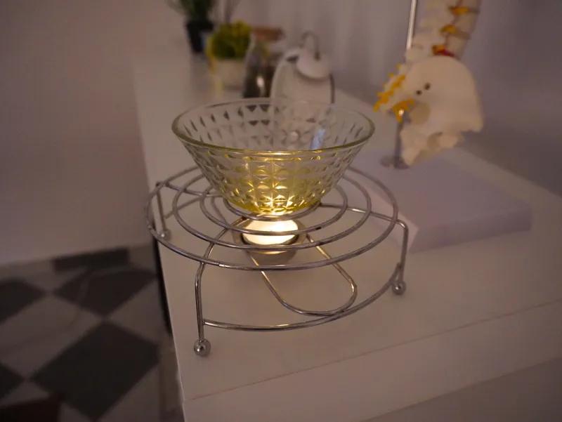 Ležaj za masažu uz ambijentalno osvjetljenje